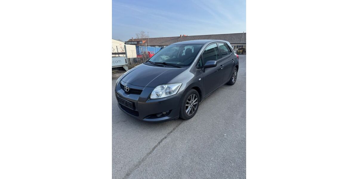 Toyota Auris 294.591 km 2.499 &euro; Ubstadt-Weiher 76698