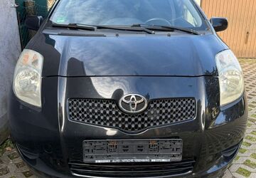 Toyota Yaris 230.000 km 2.100 &euro; Mannheim 68239