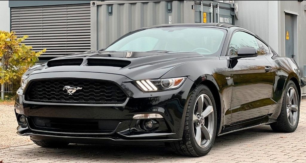 Ford Mustang 87.000 km 27.900 &euro; Kronau 76709