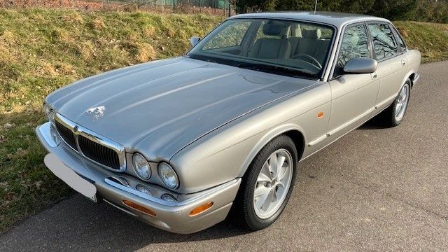 Jaguar XJ8 82.000 km 18.990 &euro; Waghaeusel 68753
