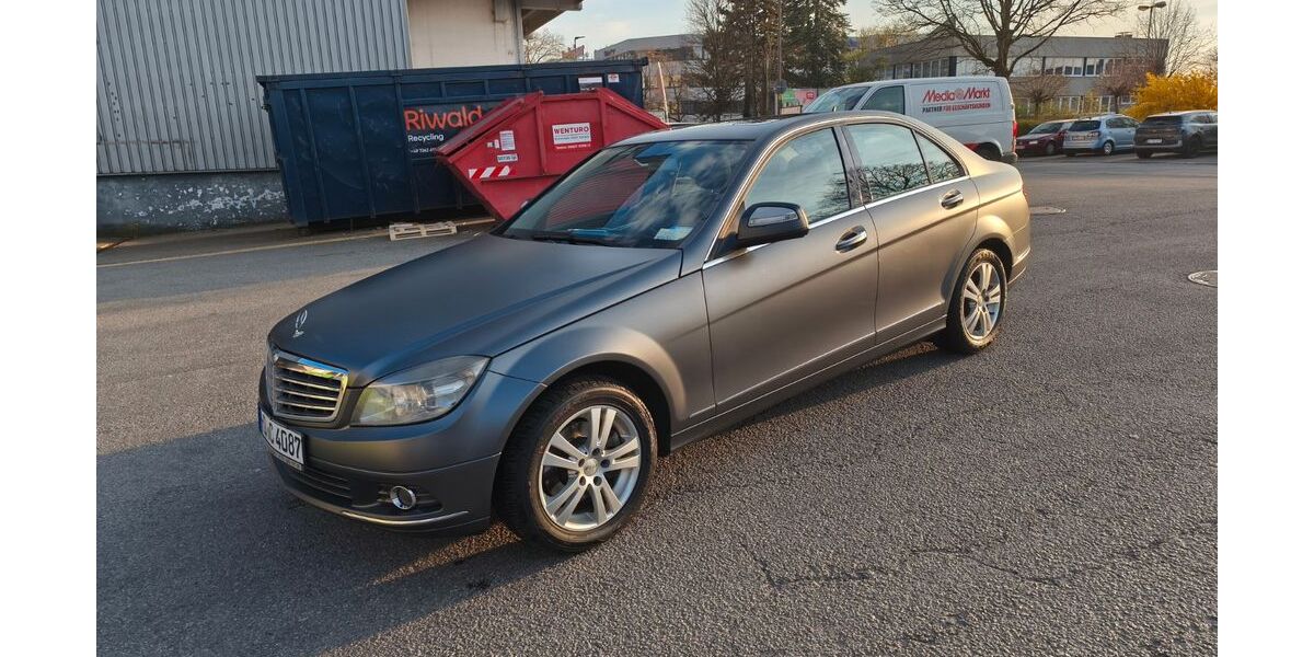 Mercedes-Benz 220 299.000 km 5.250 &euro; Heidelberg 69123