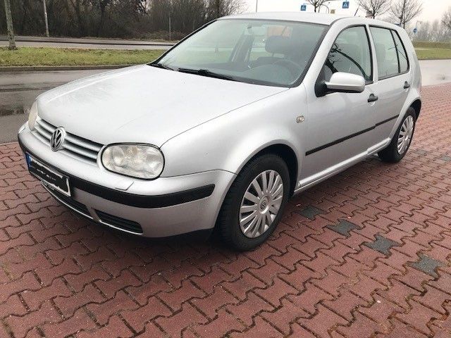 VW Golf 105.254 km 4.990 &euro; Speyer 67346