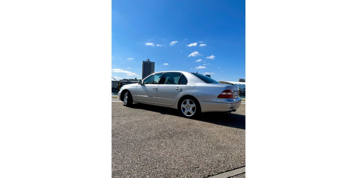 Lexus LS 430 302.000 km 12.450 &euro; Mannheim 68199