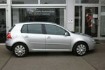 VW Golf V 1,6 TOUR AUTOMATIK 5-TÜRIG KLIMA 1.HD 108.245 km 7.985 &euro; Dossenheim 69221