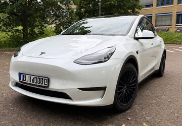 Tesla Model Y 82.000 km 33.900 &euro; Römerberg 67354