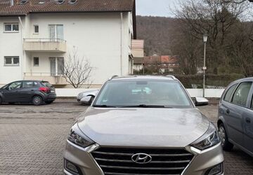 Hyundai TUCSON 130.000 km 15.000 &euro; Heidelberg 69126