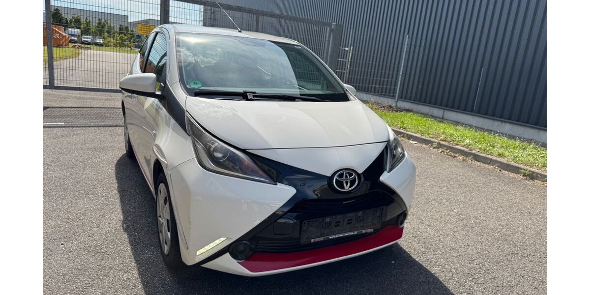 Toyota Aygo (X) 120.208 km 6.200 &euro; Hockenheim 68766