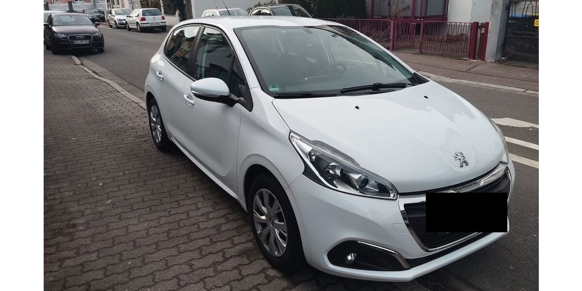 Peugeot 208 94.400 km 5.300 &euro; Heidelberg 69124