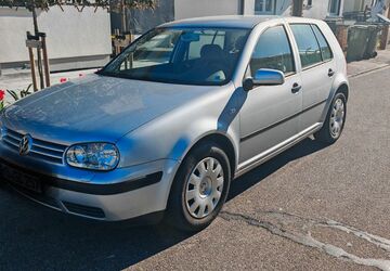 VW Golf 178.115 km 2.900 &euro; Ketsch 68775