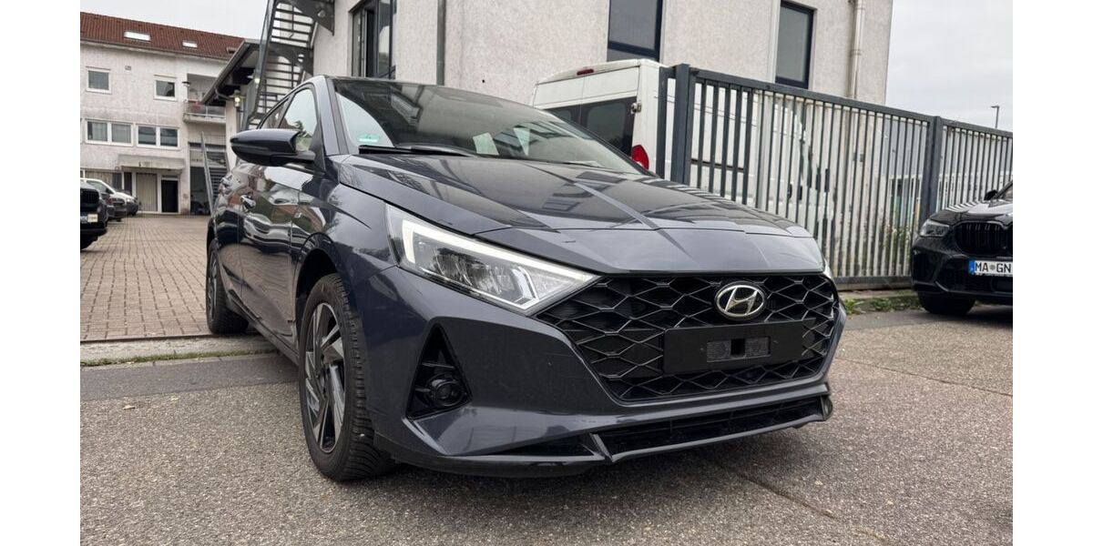 Hyundai i20 26.770 km 15.550 &euro; Hockenheim 68766