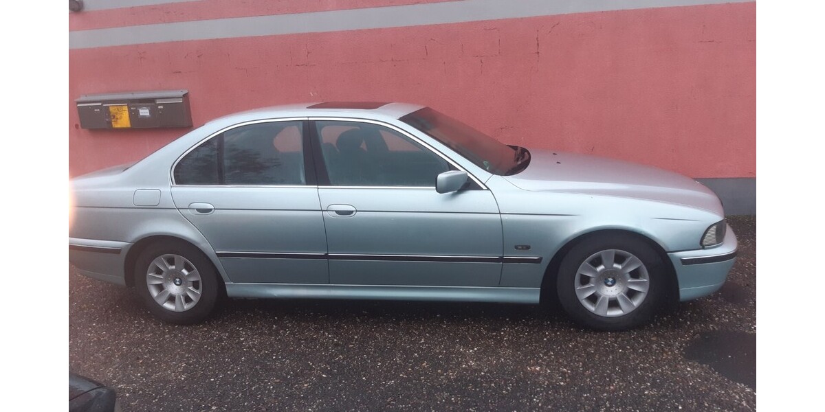 BMW 523i 307.000 km 1.990 &euro; Forst 76694