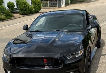 Ford Mustang 60.000 km 42.600 &euro; Römerberg 67354
