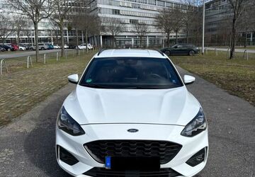 Ford Focus 104.893 km 12.490 &euro; Mannheim 68167