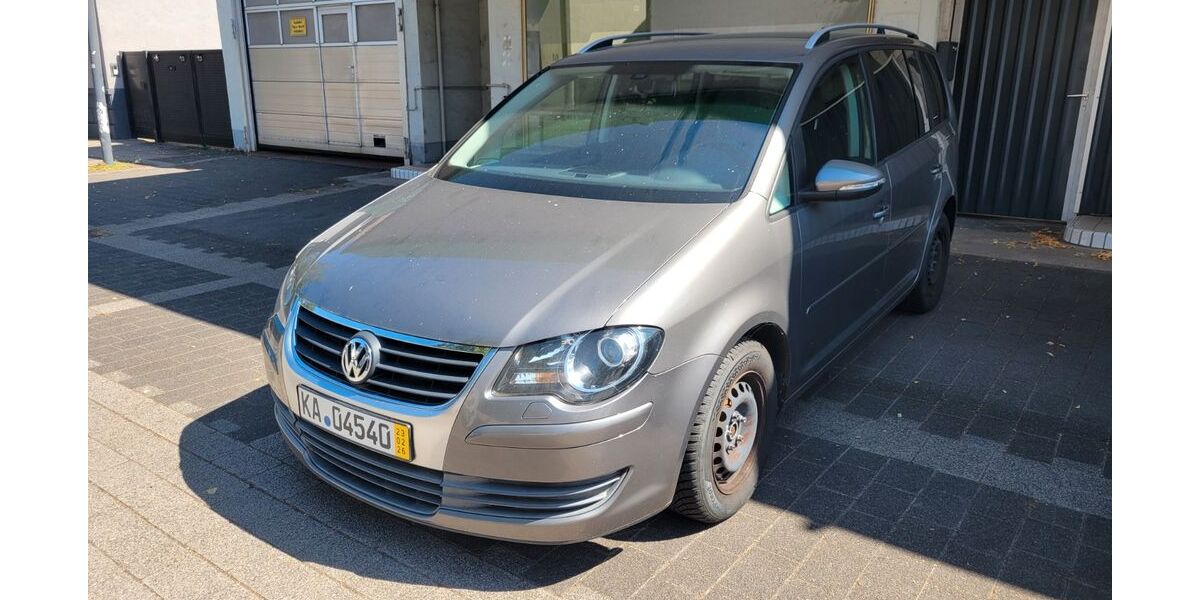 VW Touran 249.000 km 2.999 &euro; Waghäusel 68753