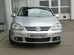 VW Golf V 1,6 TOUR AUTOMATIK 5-TÜRIG KLIMA 1.HD 108.245 km 7.985 &euro; Dossenheim 69221
