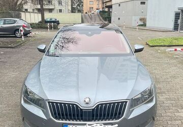 Skoda Superb 197.318 km 16.700 &euro; Mannheim 68167