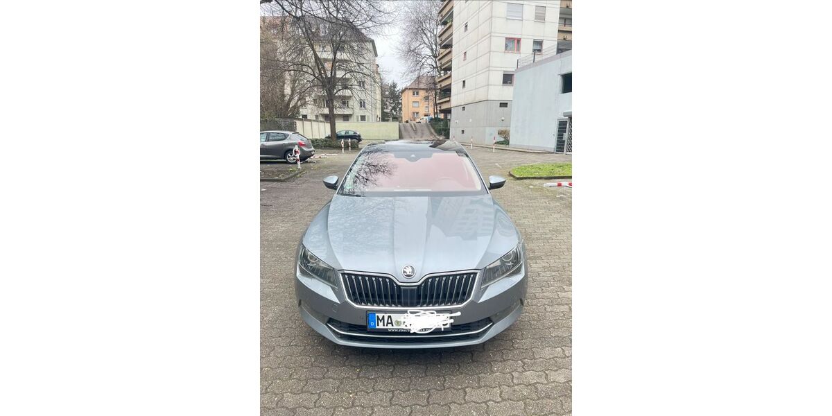 Skoda Superb 197.318 km 16.700 &euro; Mannheim 68167