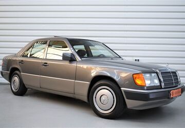 Mercedes-Benz 230 88.200 km 11.990 &euro; Forst 76694