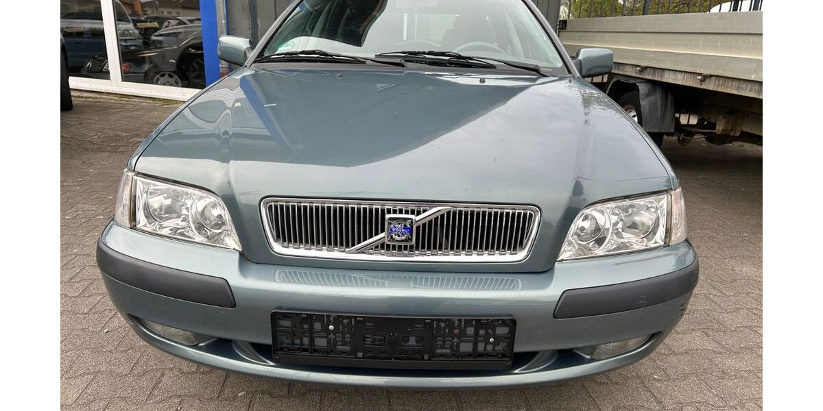 Volvo V40 152.096 km 3.999 &euro; Sandhausen 69207