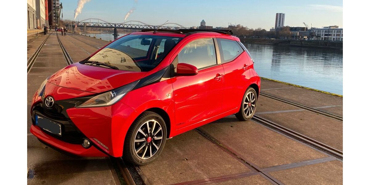 Toyota Aygo (X) 90.177 km 7.450 &euro; Mannheim 68163