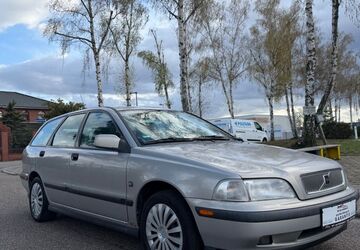 Volvo V40 197.000 km 2.499 &euro; Speyer 67346