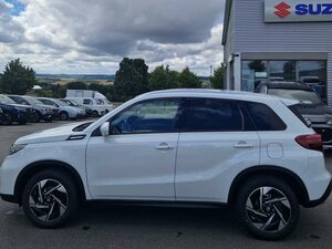 Suzuki Vitara Vollhybrid 1.5 Dualjet Allgrip AGS Comfort+ 7.500 km 29.750 &euro; Obrigheim-Asbach 74847