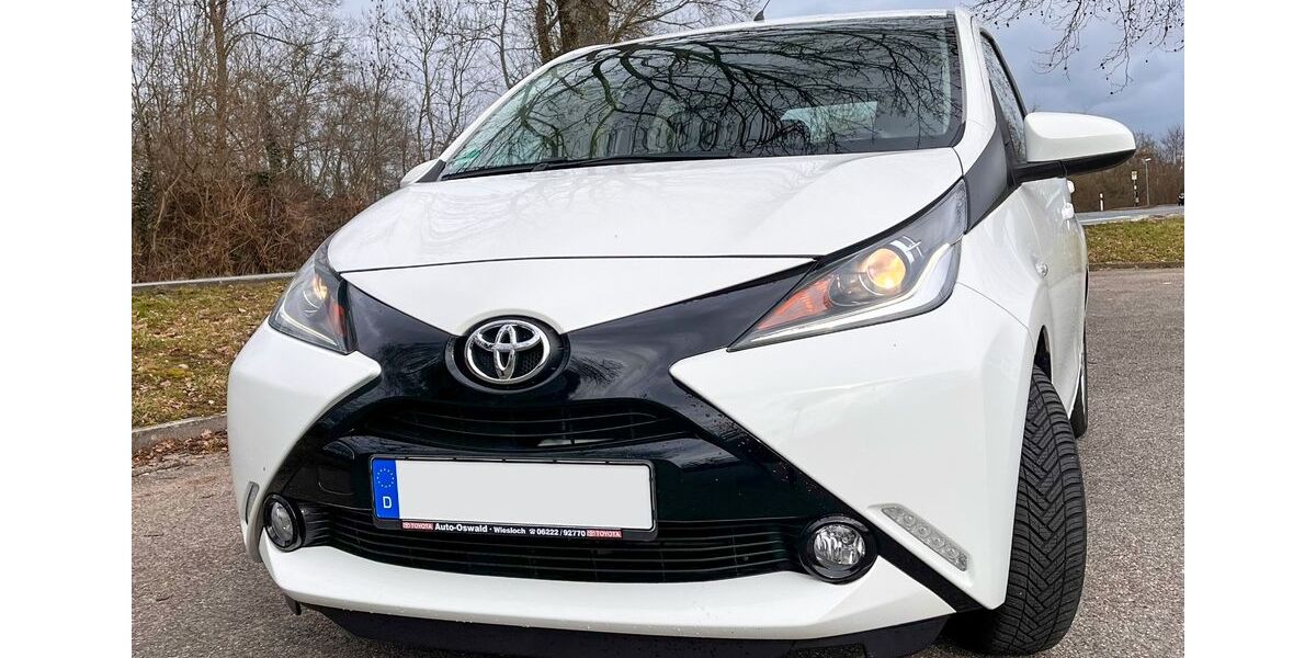 Toyota Aygo (X) 60.000 km 10.900 &euro; Oftersheim 68723