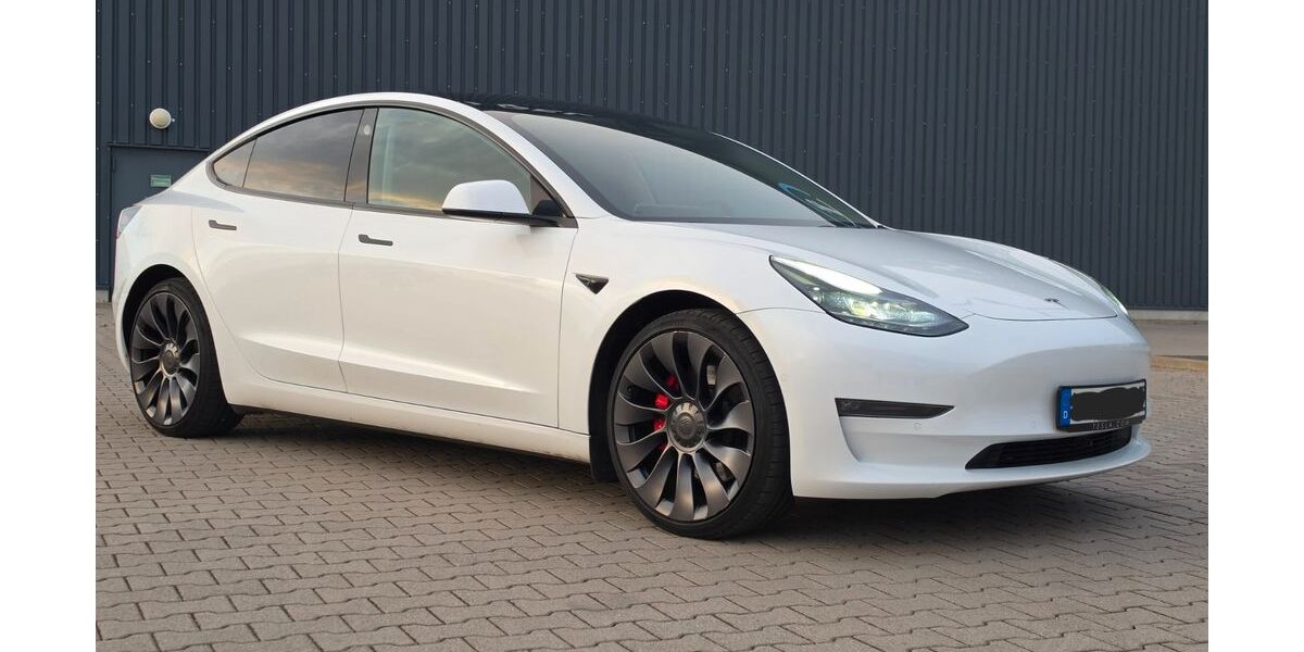 Tesla Model 3 94.000 km 28.799 &euro; Mannheim 68219