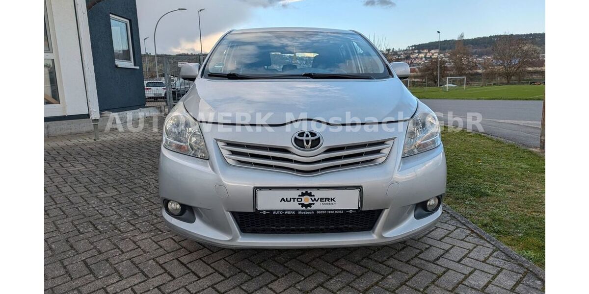 Toyota Verso 225.000 km 4.300 &euro; Obrigheim 74847