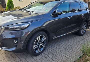 Kia Sorento 62.000 km 28.500 &euro; Oberhausen-Rheinhausen 68794