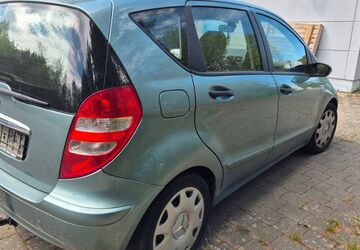 Mercedes-Benz 200 113.445 km 2.400 &euro; Sinsheim Hilsbach 74889