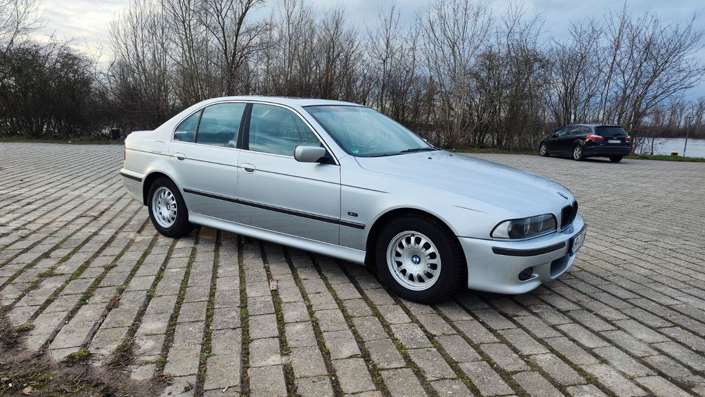 BMW 520 321.000 km 2.500 &euro; Lampertheim 68623