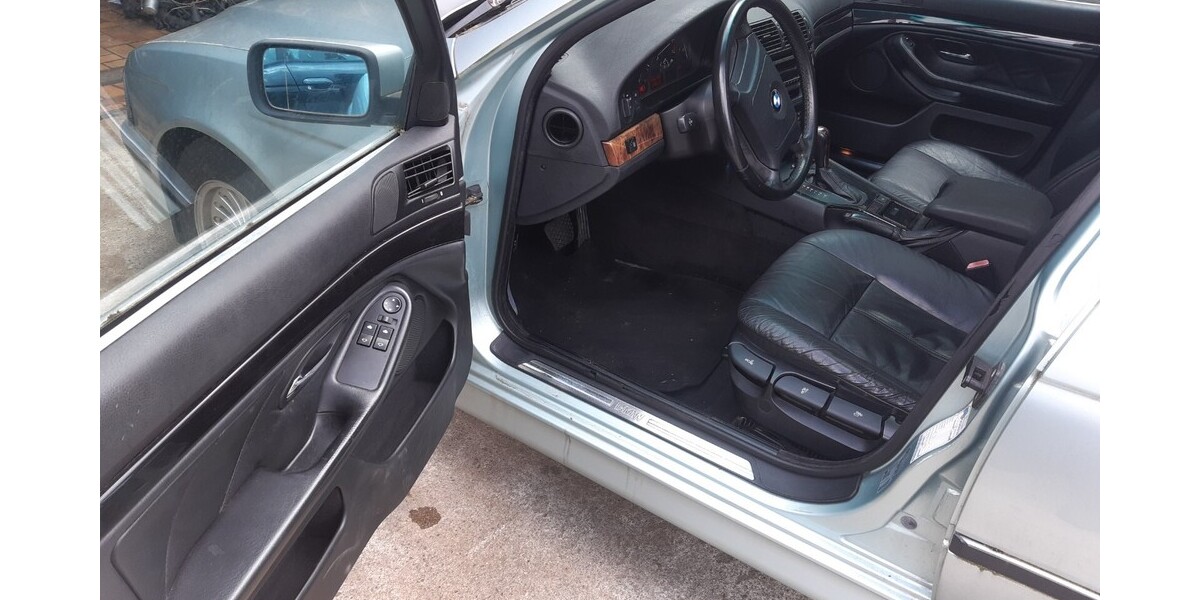 BMW 523i 307.000 km 1.990 &euro; Forst 76694