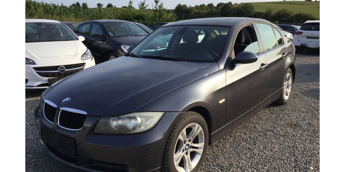 BMW 318 220.000 km 2.300 &euro; Wiesenbach 69257