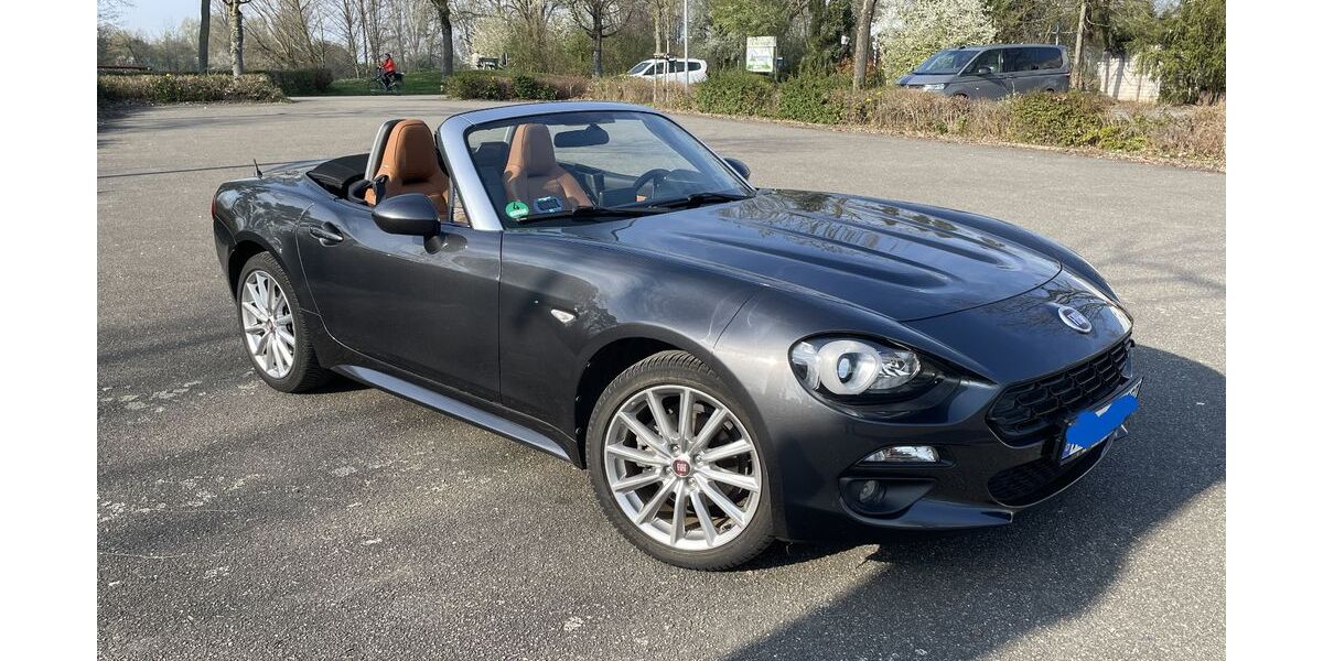 Fiat 124 Spider 24.967 km 18.800 &euro; Heddesheim 68542