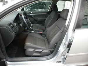 VW Golf V 1,6 TOUR AUTOMATIK 5-TÜRIG KLIMA 1.HD 108.245 km 7.985 &euro; Dossenheim 69221