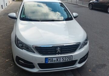 Peugeot 308 82.000 km 12.400 &euro; Mannheim 68199