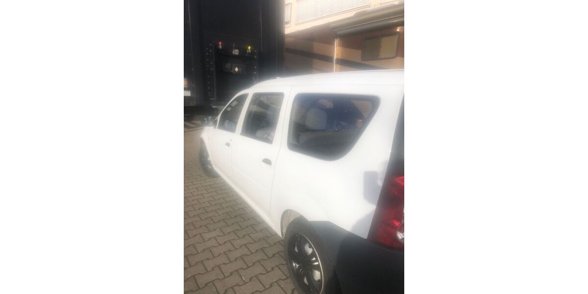 Dacia Logan 26.800 km 3.900 &euro; Weinheim 69469