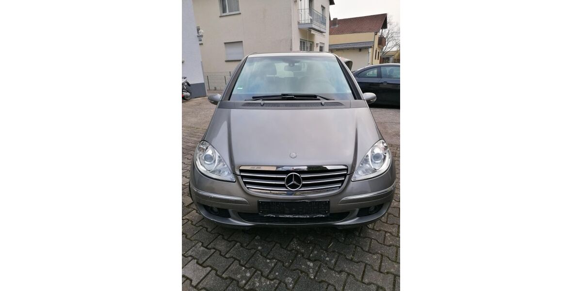 Mercedes-Benz A 180 99.285 km 2.900 &euro; Sinsheim 74889